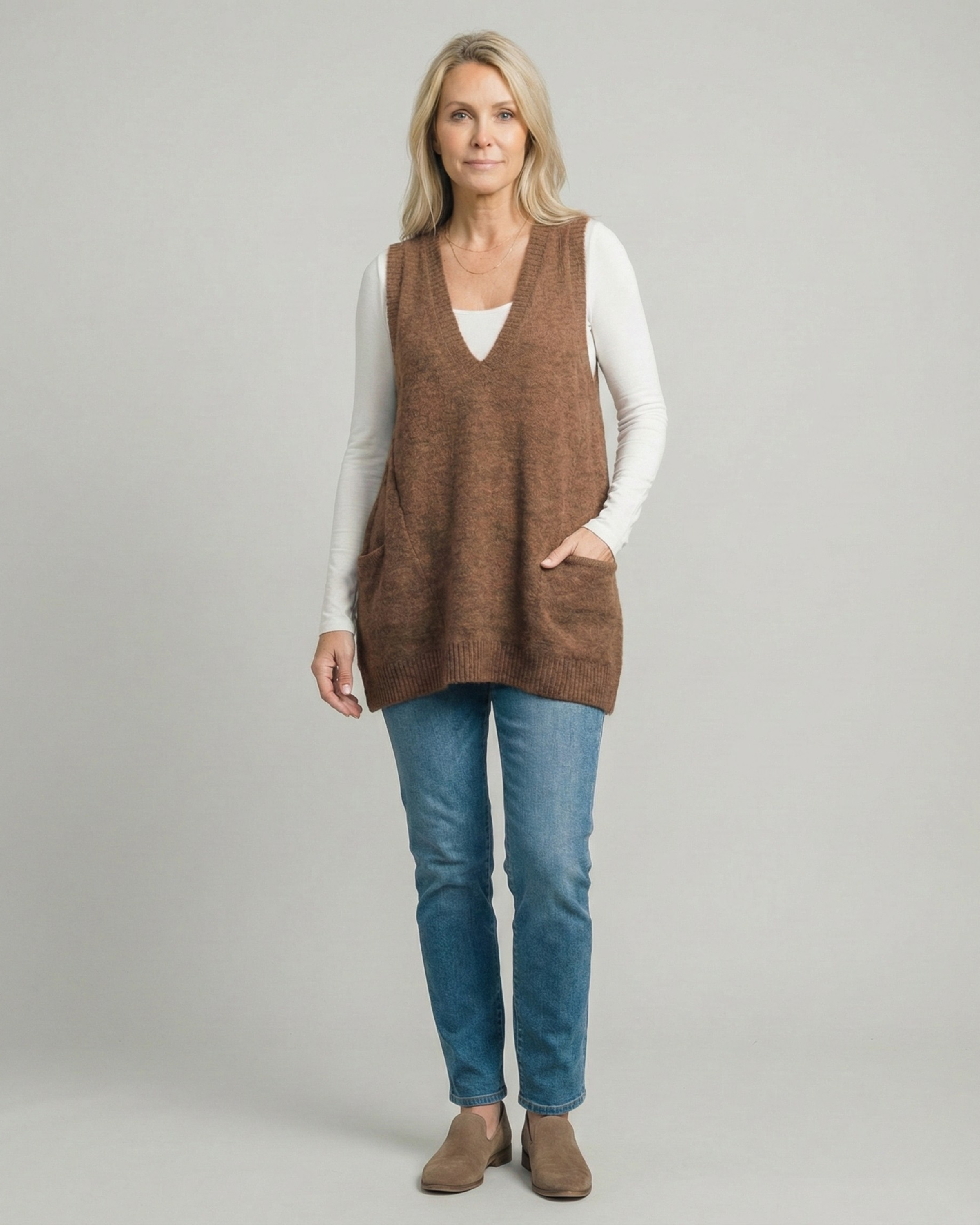 AROLA - Cozy Knit Vest
