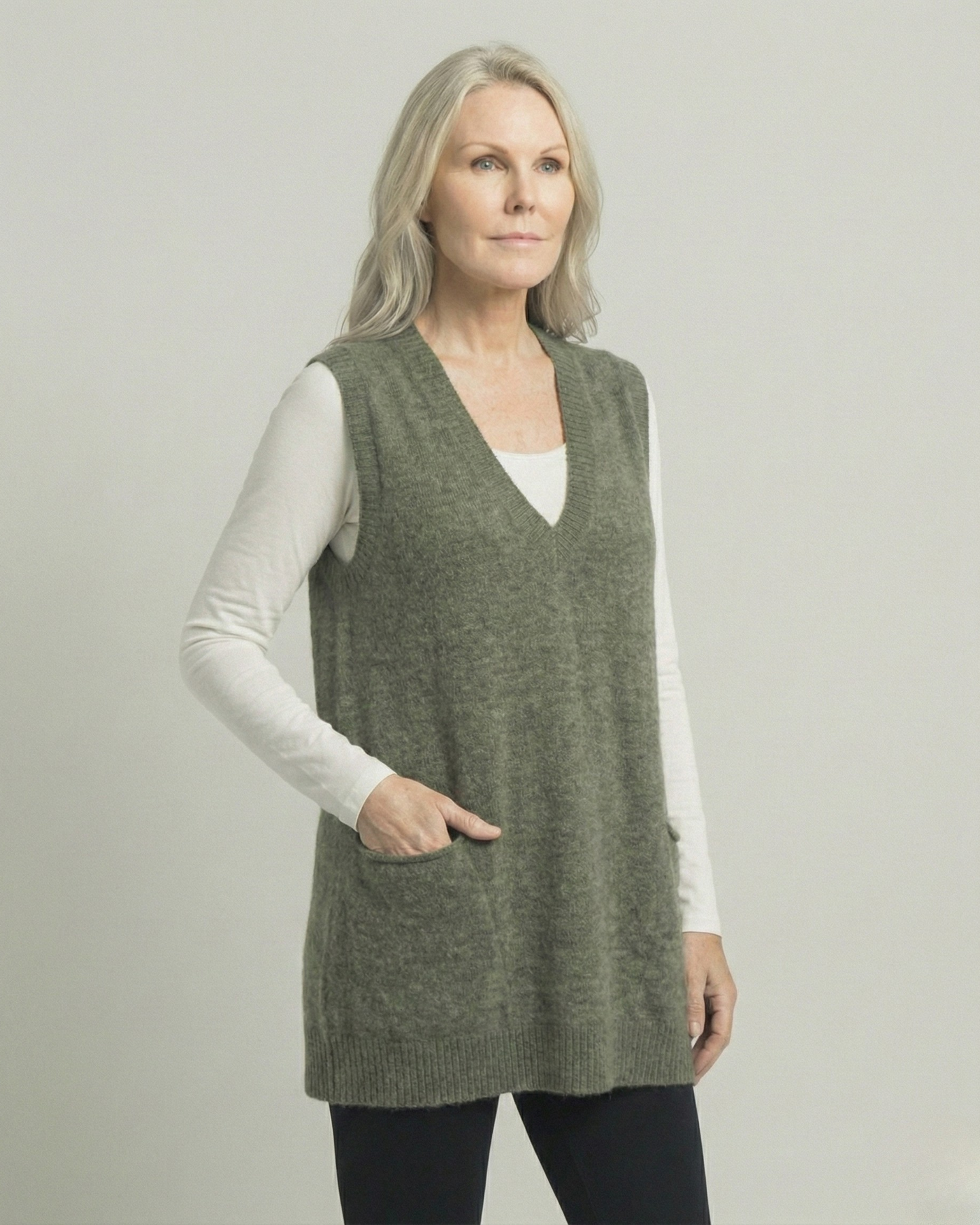 AROLA - Cozy Knit Vest